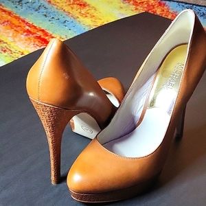 Michael Kors Leather 5in heels tan size 11 M